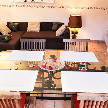 Coquelicot Apartment *